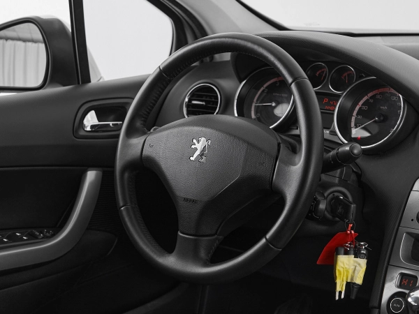 Peugeot 408, I фото №10
