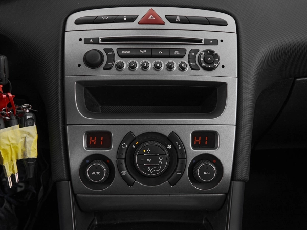 Peugeot 408, I фото №14