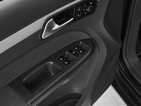 Volkswagen Touran, I Рестайлинг 2 фото №11