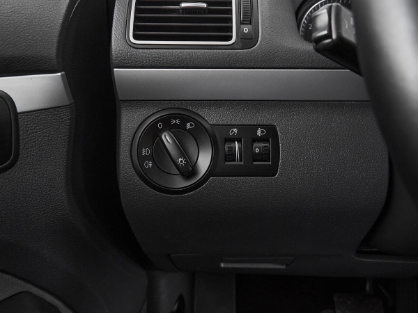 Volkswagen Touran, I Рестайлинг 2 фото №12
