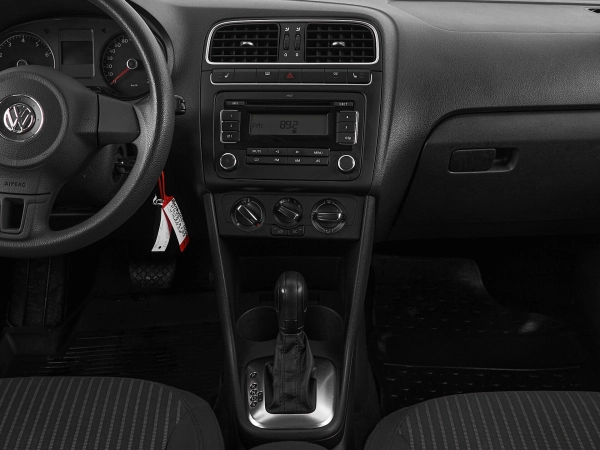 Volkswagen Polo, V фото №14