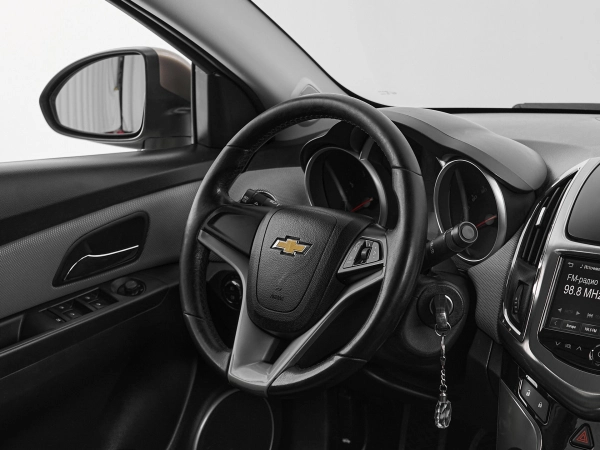Chevrolet Cruze, I Рестайлинг фото №10