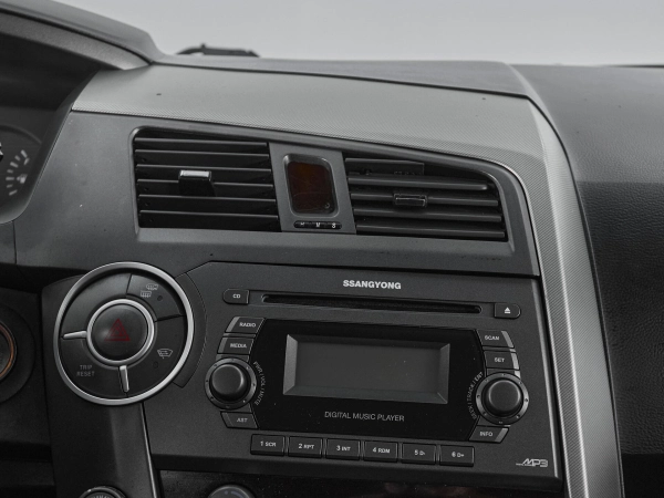 SsangYong Kyron, I Рестайлинг фото №17