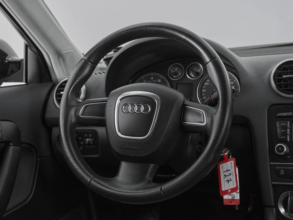 Audi A3, II (8P) Рестайлинг 2 фото №10