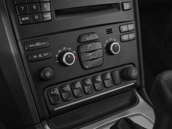 Volvo XC90, I Рестайлинг фото №18