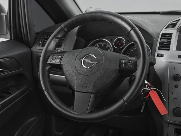 Opel Zafira, B Рестайлинг фото №9