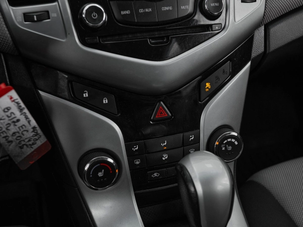 Chevrolet Cruze, I Рестайлинг фото №15