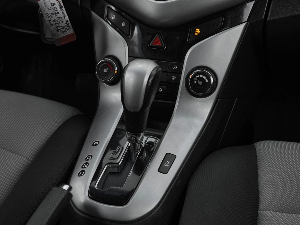 Chevrolet Cruze, I Рестайлинг фото №16
