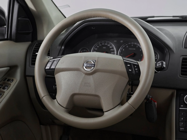 Volvo XC90, I Рестайлинг фото №10