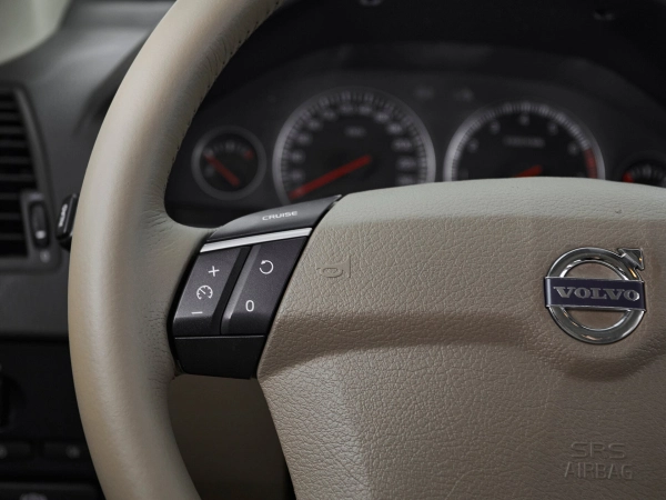 Volvo XC90, I Рестайлинг фото №11