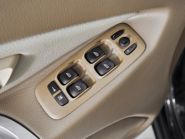 Volvo XC90, I Рестайлинг фото №13