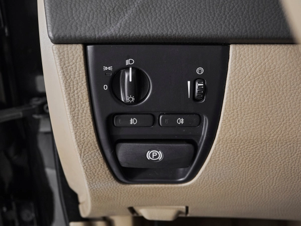 Volvo XC90, I Рестайлинг фото №14