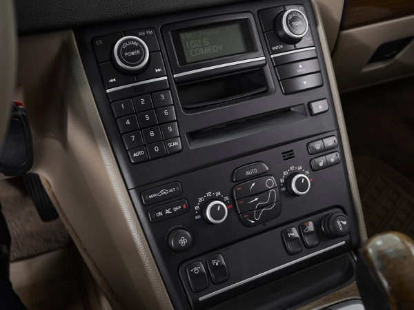Volvo XC90, I Рестайлинг фото №15