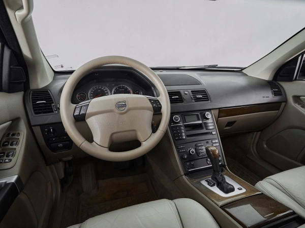 Volvo XC90, I Рестайлинг фото №7