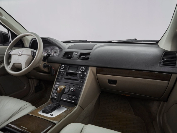 Volvo XC90, I Рестайлинг фото №9