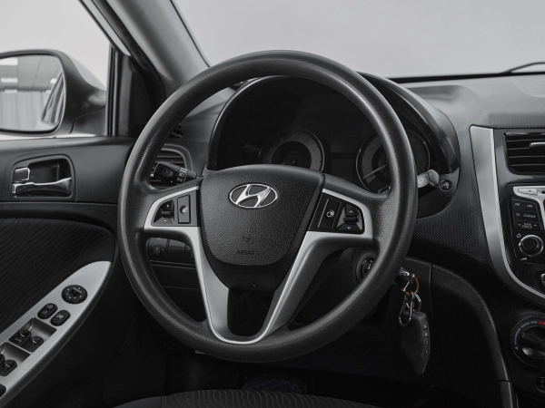 Hyundai Solaris, I фото №10