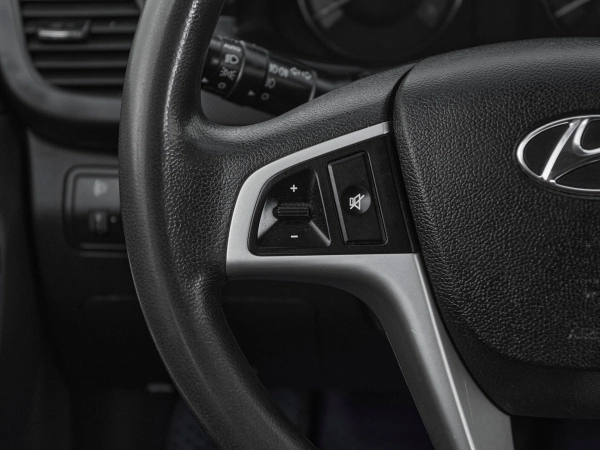 Hyundai Solaris, I фото №11