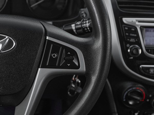 Hyundai Solaris, I фото №12