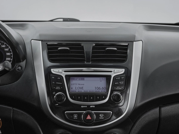 Hyundai Solaris, I фото №15