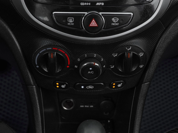 Hyundai Solaris, I фото №16