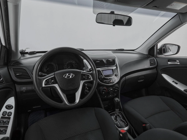 Hyundai Solaris, I фото №7