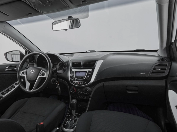 Hyundai Solaris, I фото №9