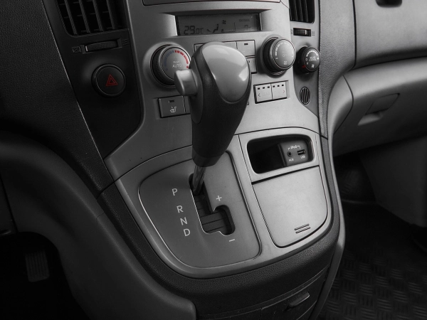 Hyundai Grand Starex, I фото №17