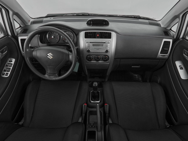 Suzuki Liana, I Рестайлинг фото №8