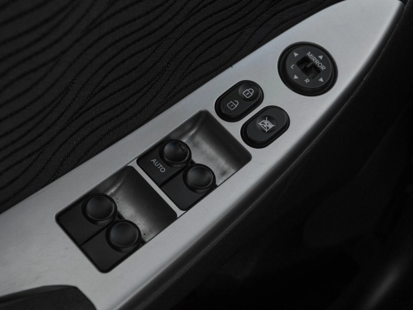 Hyundai Solaris, I фото №13