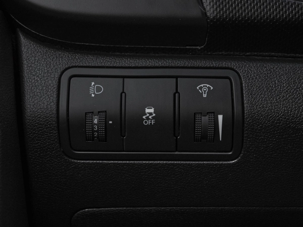 Hyundai Solaris, I фото №14