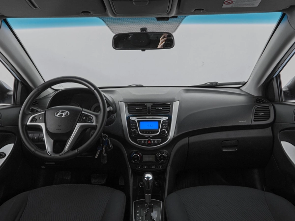 Hyundai Solaris, I фото №8