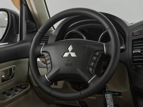 Mitsubishi Pajero, IV фото №10