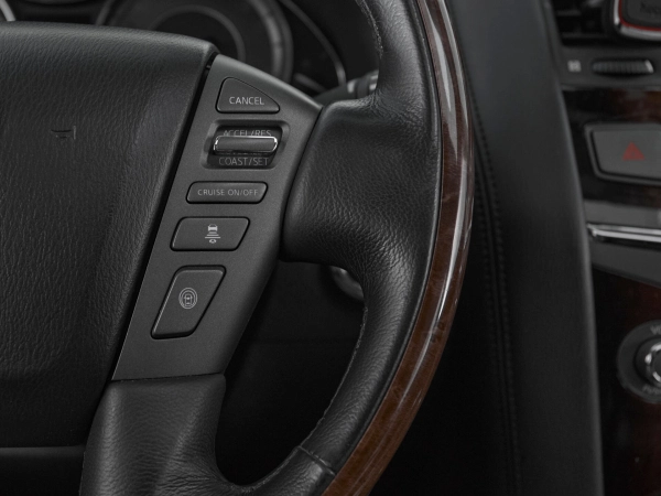 Infiniti QX56, II фото №13