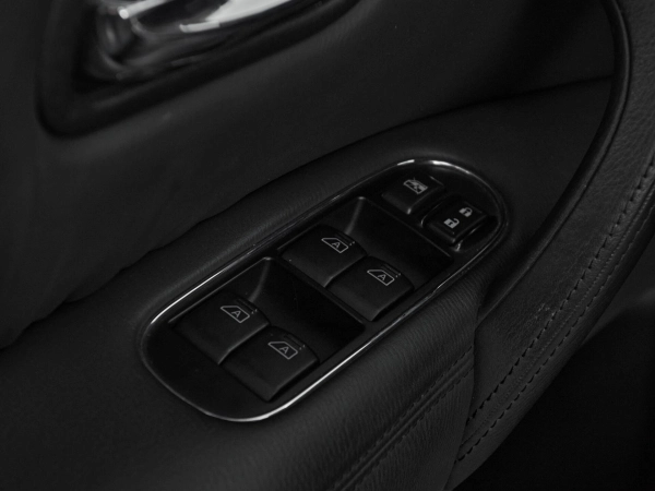 Infiniti QX56, II фото №16