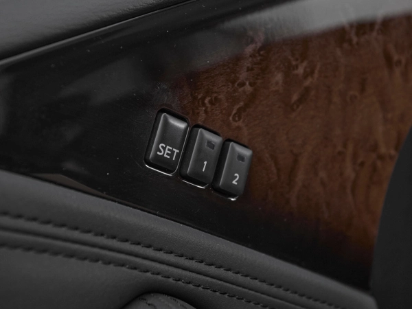 Infiniti QX56, II фото №17