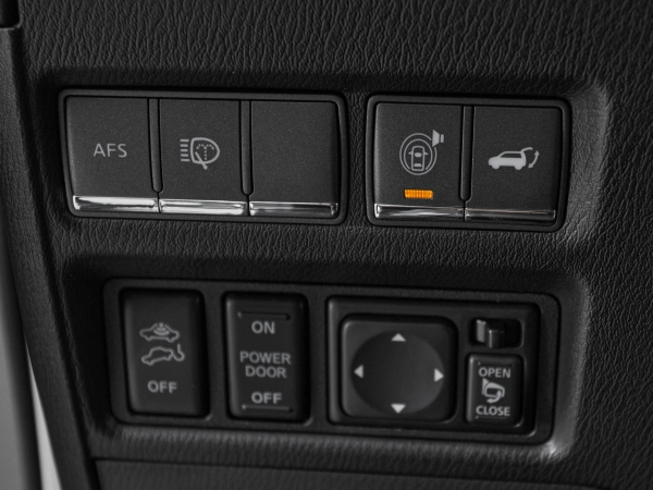 Infiniti QX56, II фото №19