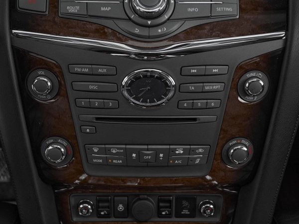 Infiniti QX56, II фото №21