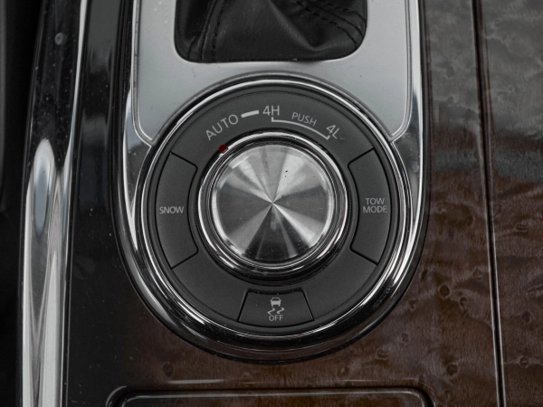 Infiniti QX56, II фото №24