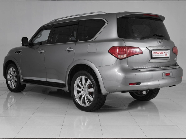 Infiniti QX56, II фото №4