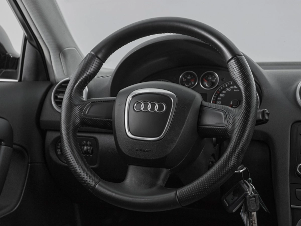 Audi A3, II (8P) Рестайлинг 2 фото №10