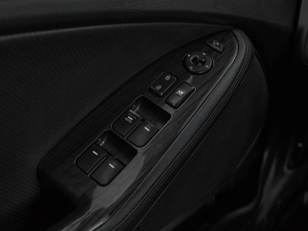 Kia K5, I фото №13