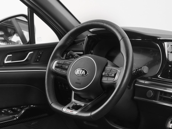 Kia K5, III фото №10