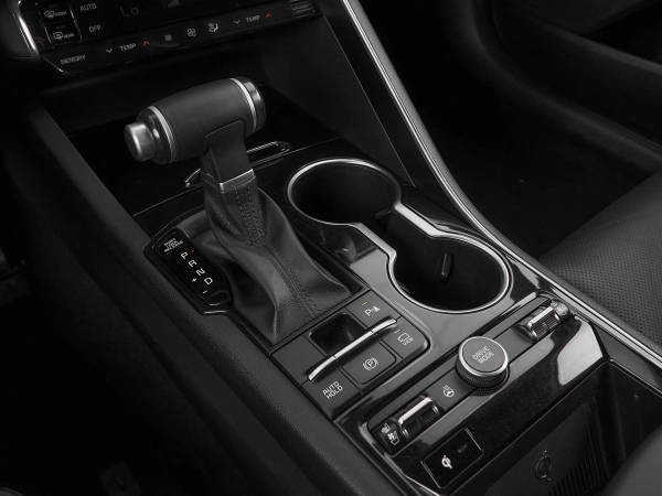 Kia K5, III фото №20