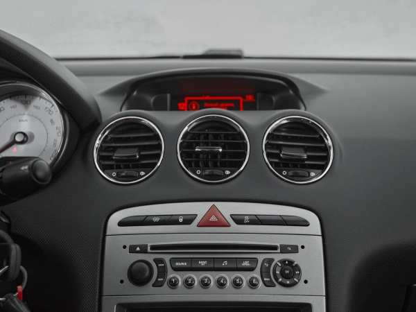 Peugeot 408, I фото №12