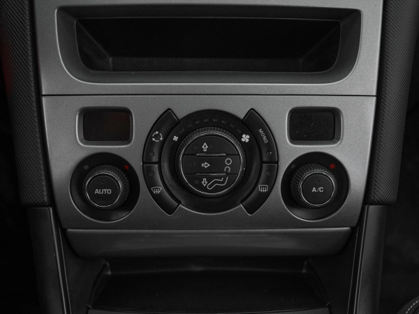 Peugeot 408, I фото №13