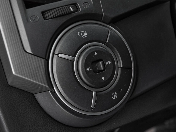 SsangYong Kyron, I Рестайлинг фото №12