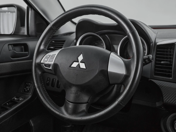 Mitsubishi Lancer, X фото №10