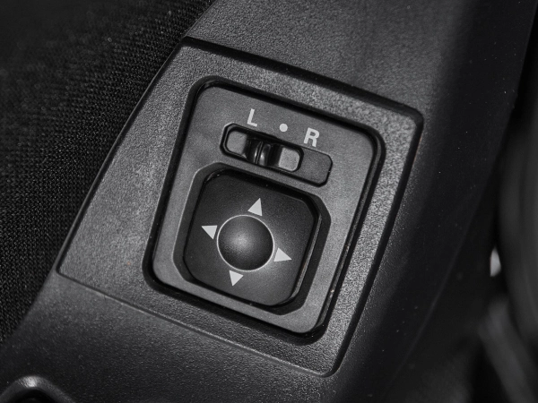 Mitsubishi Lancer, X фото №12