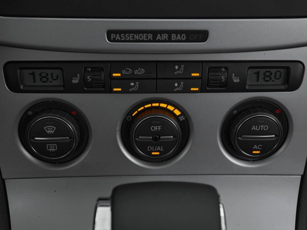 Volkswagen Passat, B6 фото №15