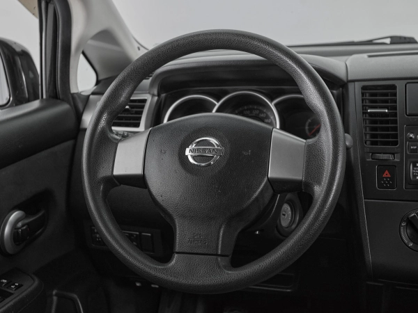 Nissan Tiida, I Рестайлинг фото №10